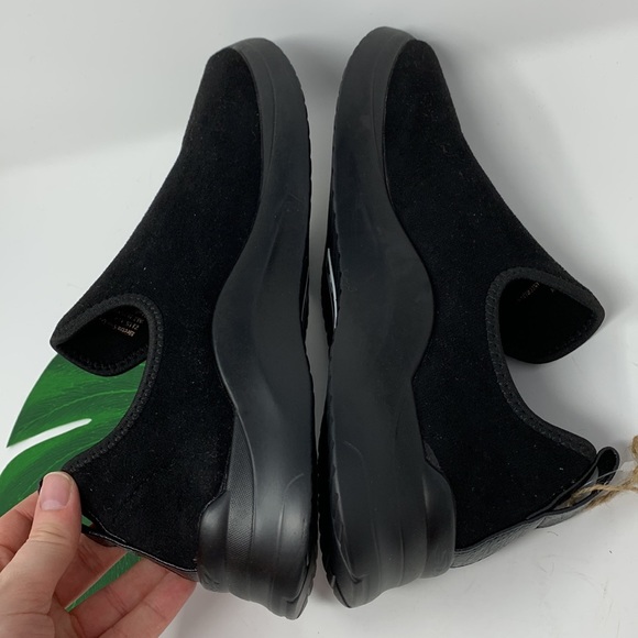 NWOT Seven7 Electra Waterproof Sneaker - Picture 5 of 8